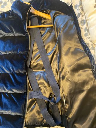 Abrigo azul de terciopelo