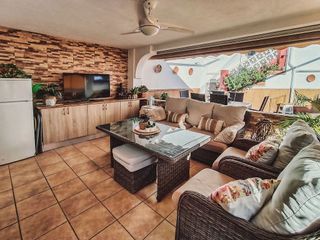 Casa pareada en venta en Nueva Andalucía centro en Marbella