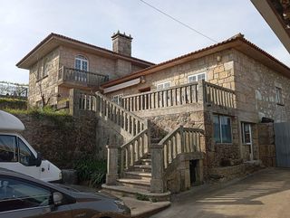 Chalet en venta en Vilanova de Arousa