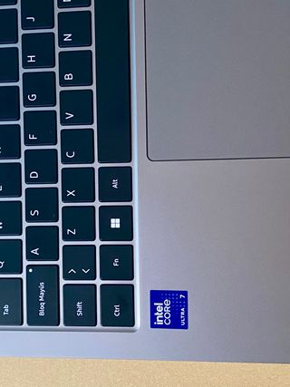 Ordenador portátil Samsung gris/plateado