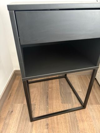 Mesita de noche moderna madera y metal