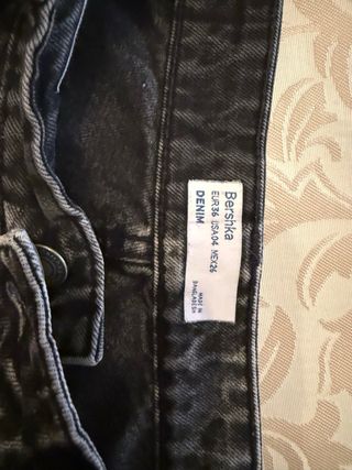 Pantalones vaqueros Bershka negros y grises