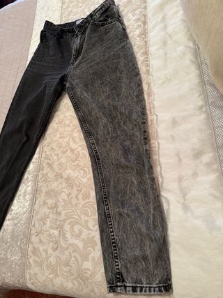 Pantalones vaqueros Bershka negros y grises