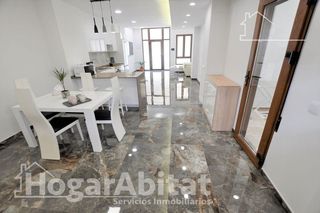 Piso en venta en Benicalap en Valencia