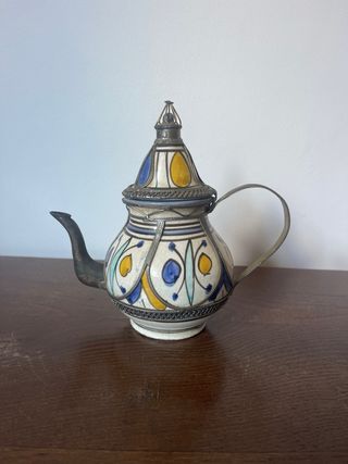 Tetera artesanal metal y cerámica decorada