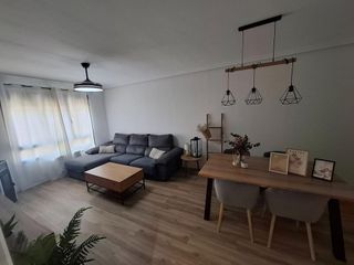 Chalet en venta en Yecla