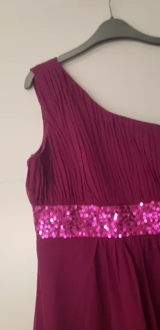 Vestido de fiesta color buganvilla con lentejuelas