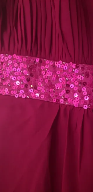 Vestido de fiesta color buganvilla con lentejuelas