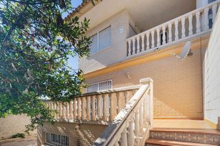 Casa adosada en venta en Elda