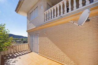 Casa adosada en venta en Elda