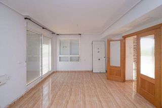 Casa adosada en venta en Elda