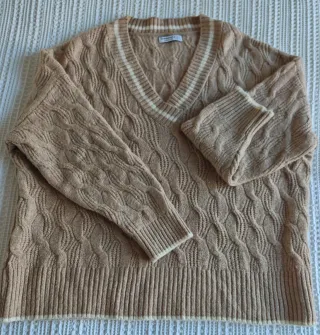 Jersey Stradivarius Beige Cable Knit