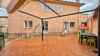 Chalet en venta en Torrecaballeros
