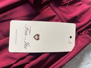 Pantalón granate con cinturón