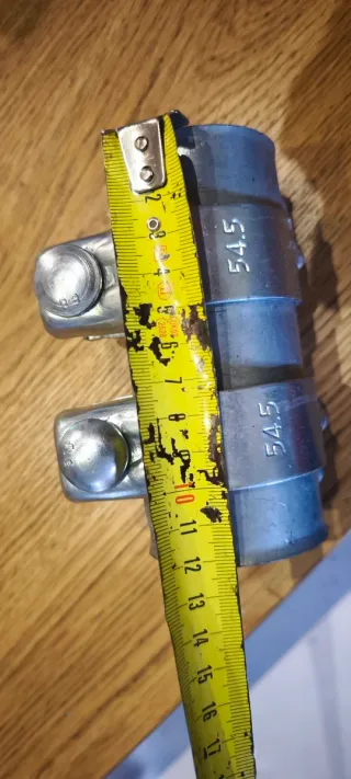 Abrazadera de escape metálica