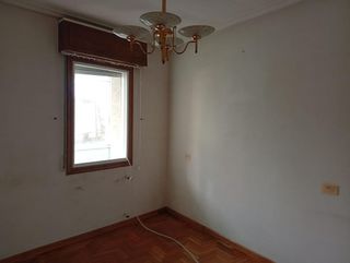 Piso en venta en Universidad en Ourense