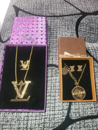 Conjunto Colgante y Anillo Louis Vuitton Dorado