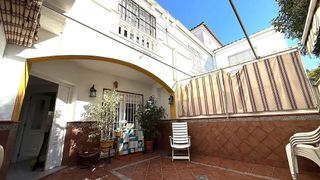 Casa adosada en venta en Palacio de Congresos - Urbadiez - Entrepuentes en Sevilla