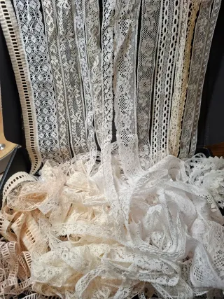 Caja de encajes vintage - 43 metros