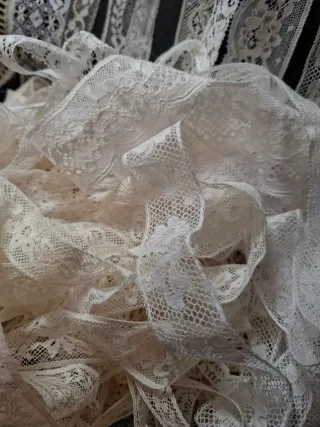 Caja de encajes vintage - 43 metros