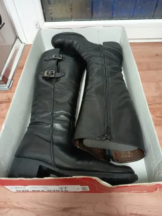 Botas altas de piel negras talla 37