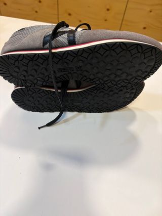 Zapatillas Munich grises y negras