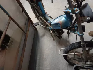 Mobylette Peugeot Azul