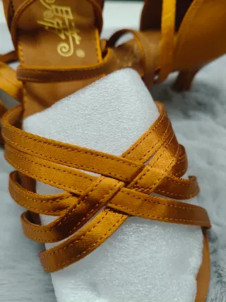 Zapatos de baile latinos dorados  plantilla 24cm