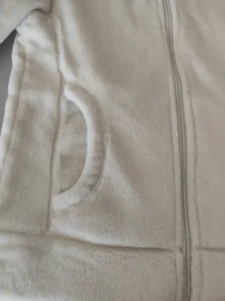 Chaqueta polar suave con capucha