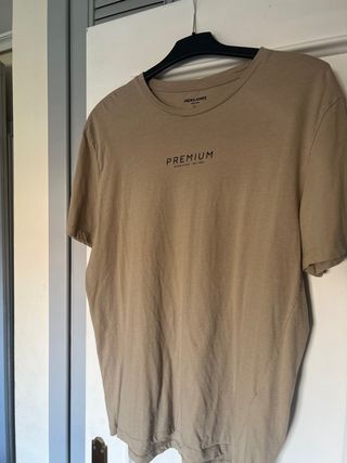 Camiseta Jack & Jones Premium verde usada 2 veces.