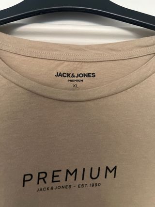 Camiseta Jack & Jones Premium verde usada 2 veces.