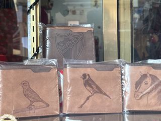 Carteras de piel grabadas