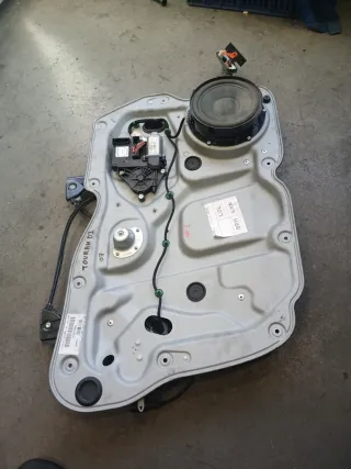 Elevalunas VW Touran 2007