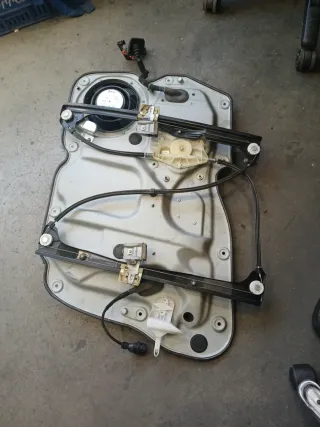 Elevalunas VW Touran 2007