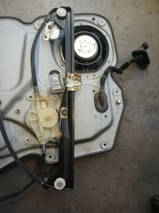 Elevalunas VW Touran 2007