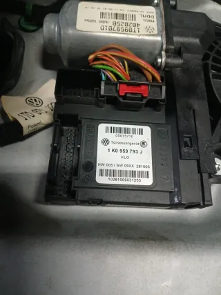 Elevalunas VW Touran 2007