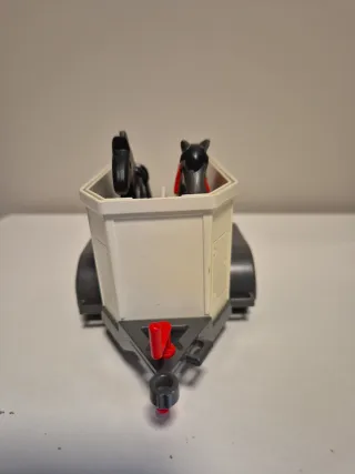 Playmobil rimorchio con 2 cavalli