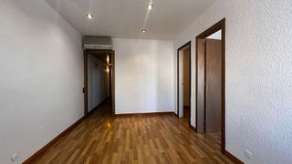 Piso en venta en El Camp de l'Arpa del Clot en Barcelona