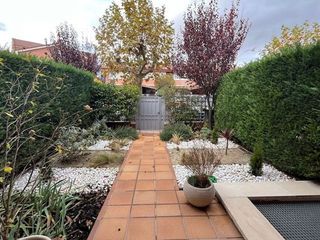 Casa adosada en venta en Simancas