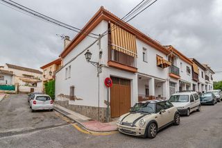 Casa adosada en venta en Zubia (La)