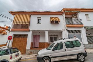 Casa adosada en venta en Zubia (La)