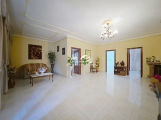 Chalet en venta en Lucena