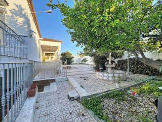 Chalet en venta en Lucena