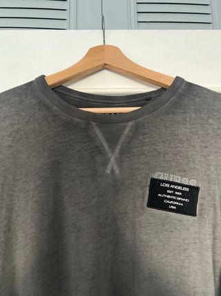 Camiseta Guess Gris