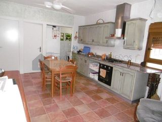 Chalet en venta en Yecla