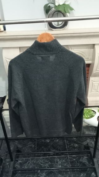 Camisola EssentialsMO Cinzenta com fecho