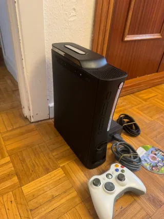 Consola Xbox 360 Negra + 1Mando + 1Juego cables