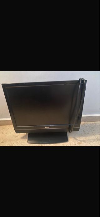 Televisión LG Negra 24”