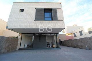 Chalet en venta en Urbanitzacions en Mataró