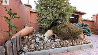 Chalet en venta en Zubia (La)